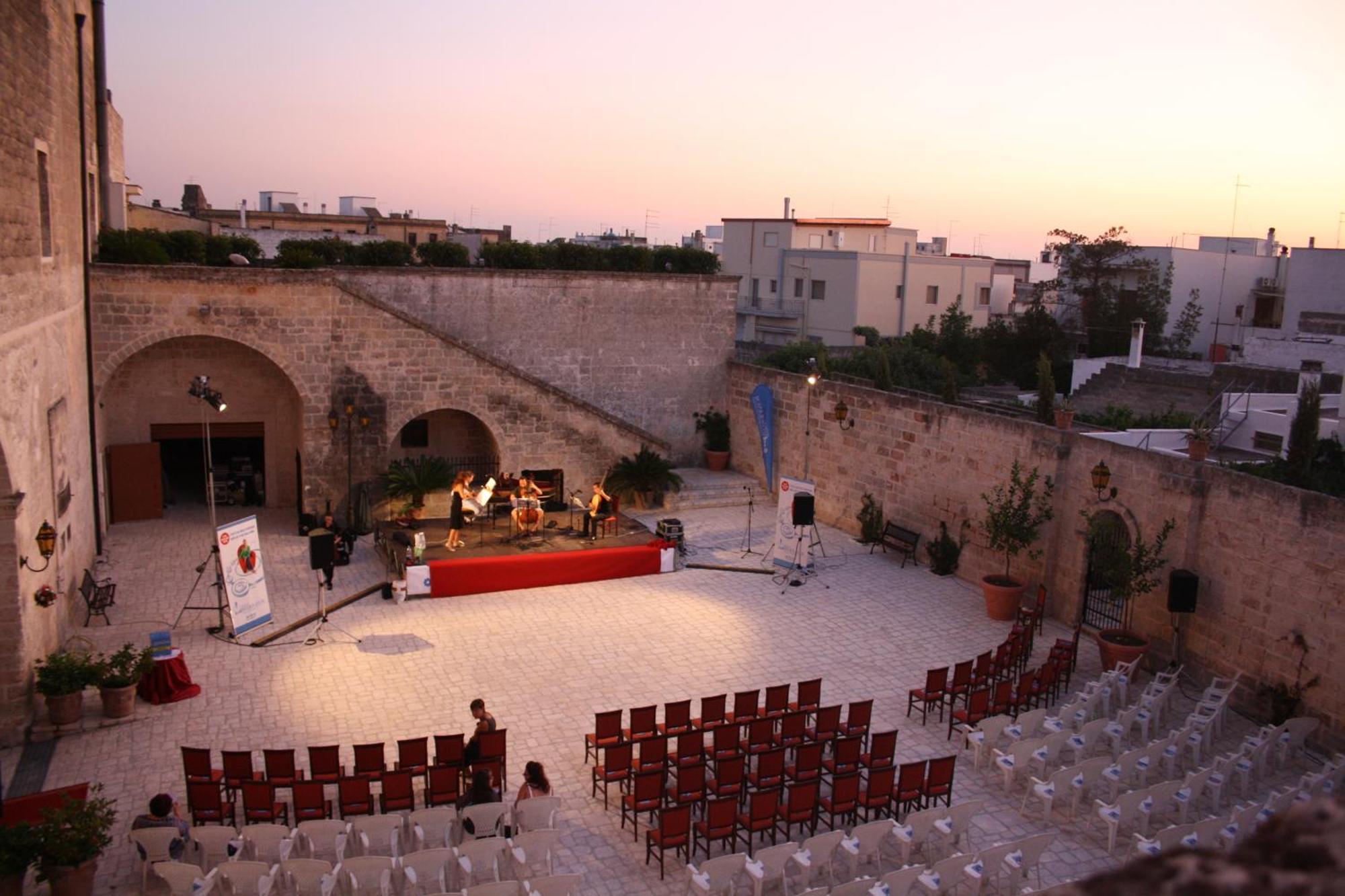 مبيت وإفطار توري سانتا سوزانا Castello Conti Filo المظهر الخارجي الصورة