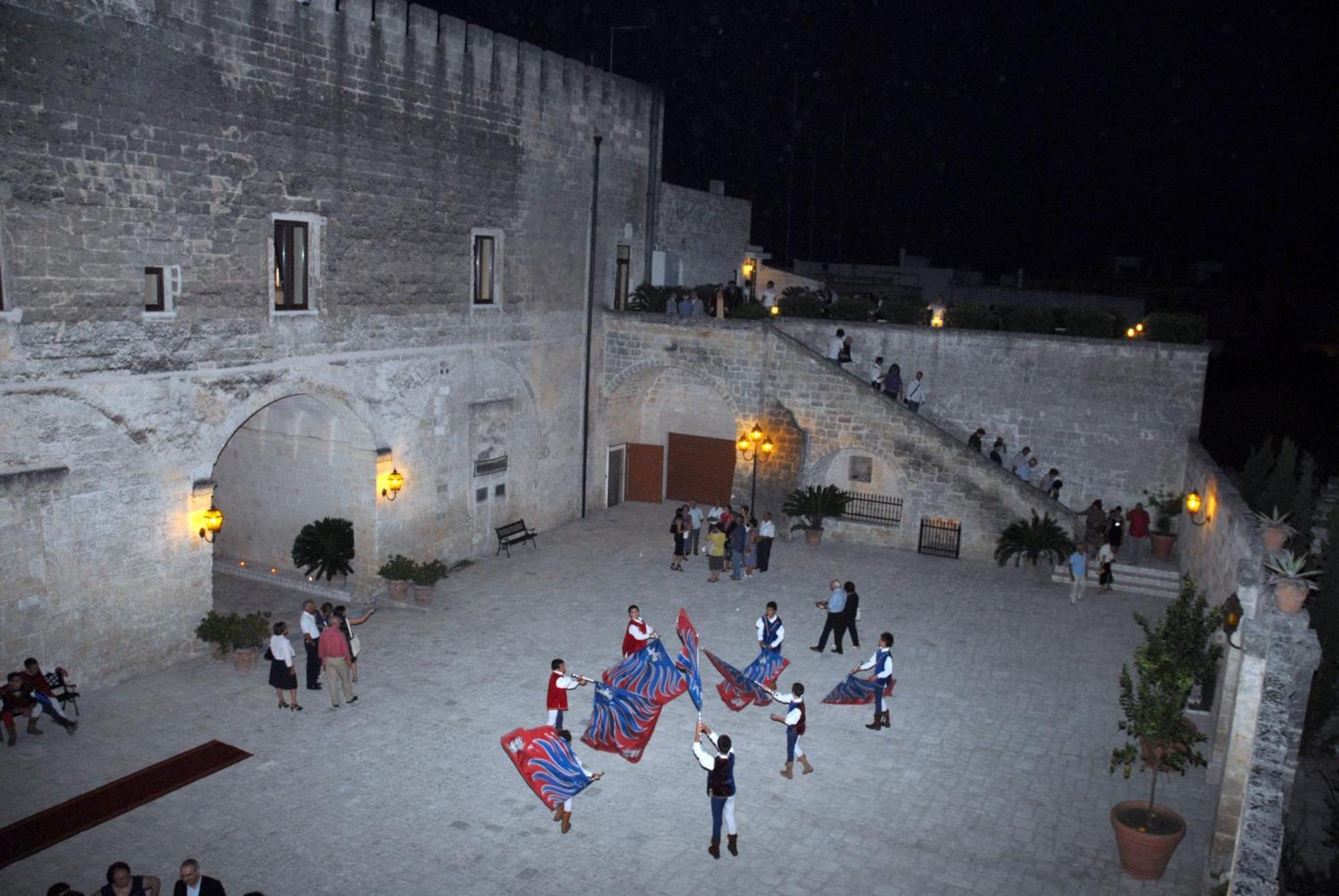 مبيت وإفطار توري سانتا سوزانا Castello Conti Filo المظهر الخارجي الصورة